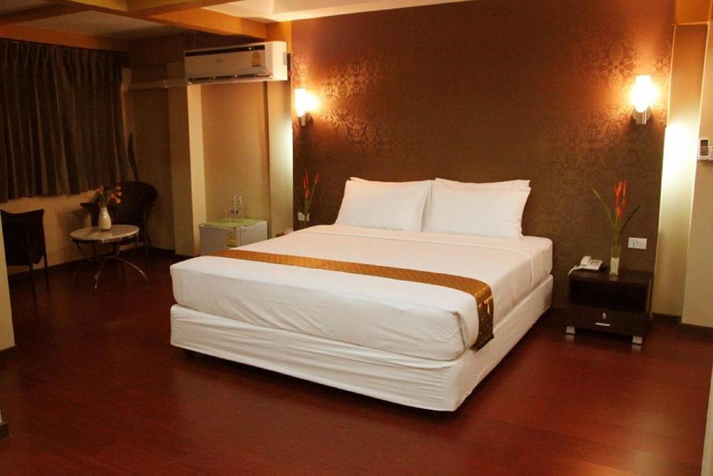 בנגקוק Visiting Card Hotel & Resort מראה חיצוני תמונה