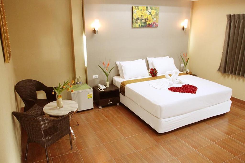 בנגקוק Visiting Card Hotel & Resort מראה חיצוני תמונה